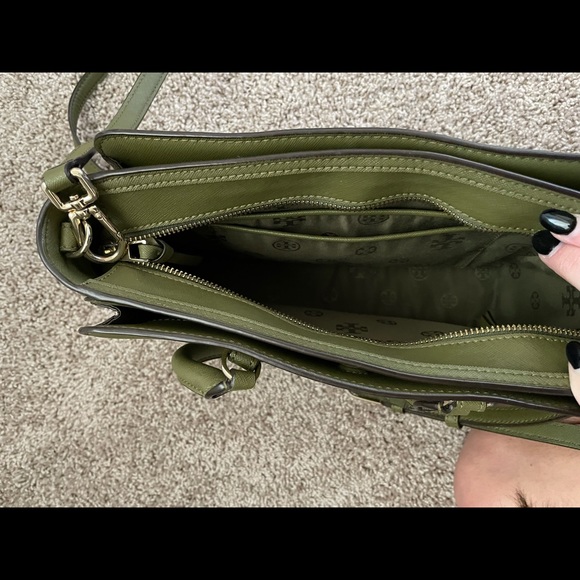 Tory Burch
Robinson Micro Zip-Top Tote Bag, Olive - Picture 4 of 4